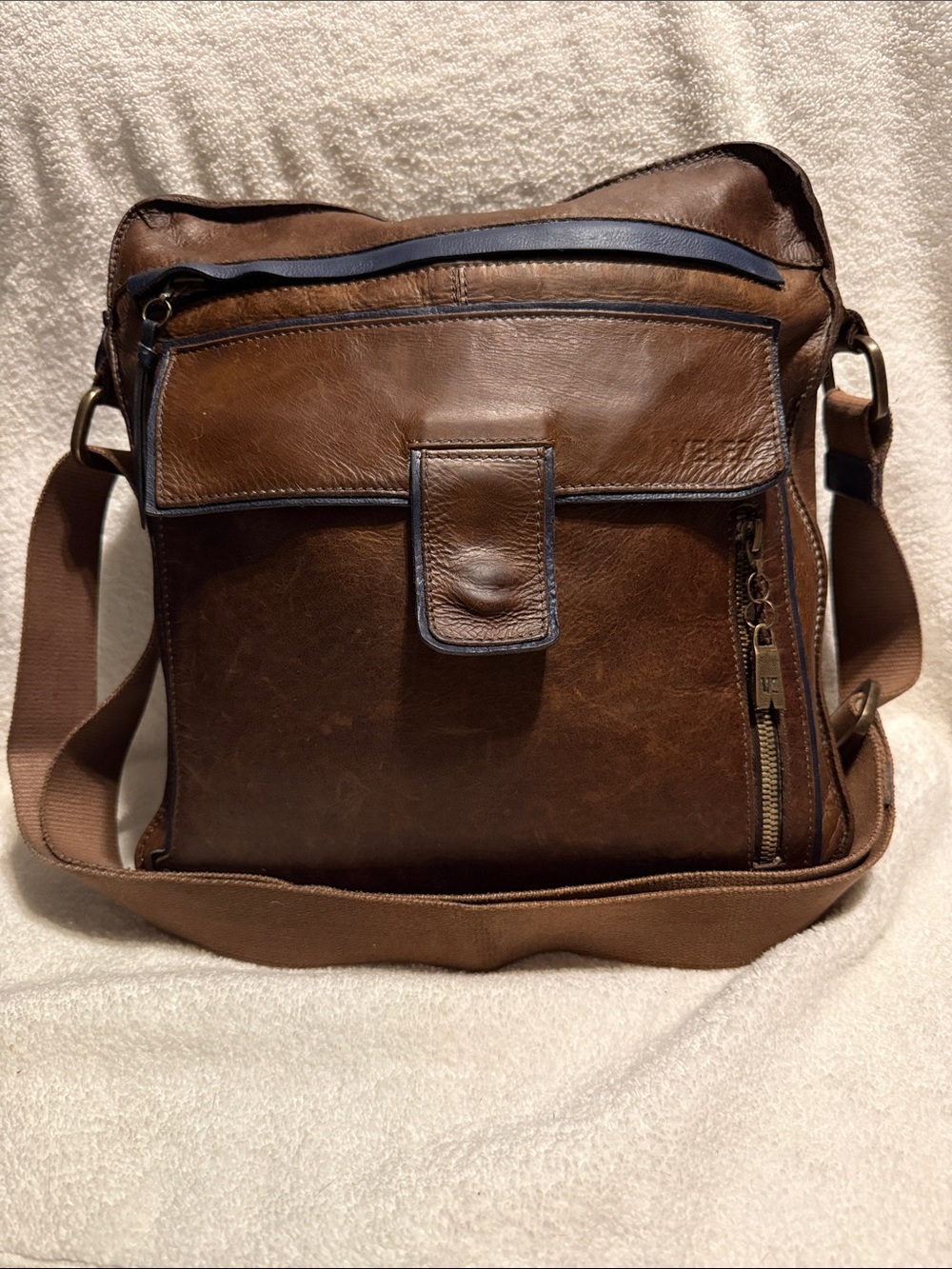 Vintage VELEZ Brown Leather Crossbody Messenger Bag - Classic Everyday Carry